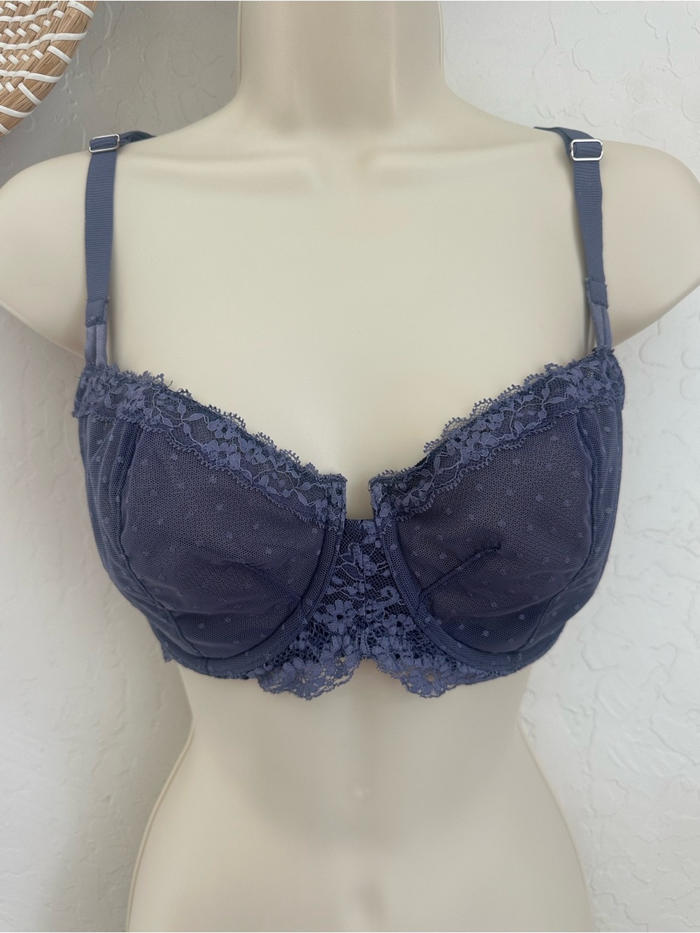 Victoria's Secret Dream Angels Push-Up without Padding Bra. 36DD